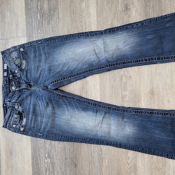 ROCK REVIVAL JEANS - Picture 2 of 3